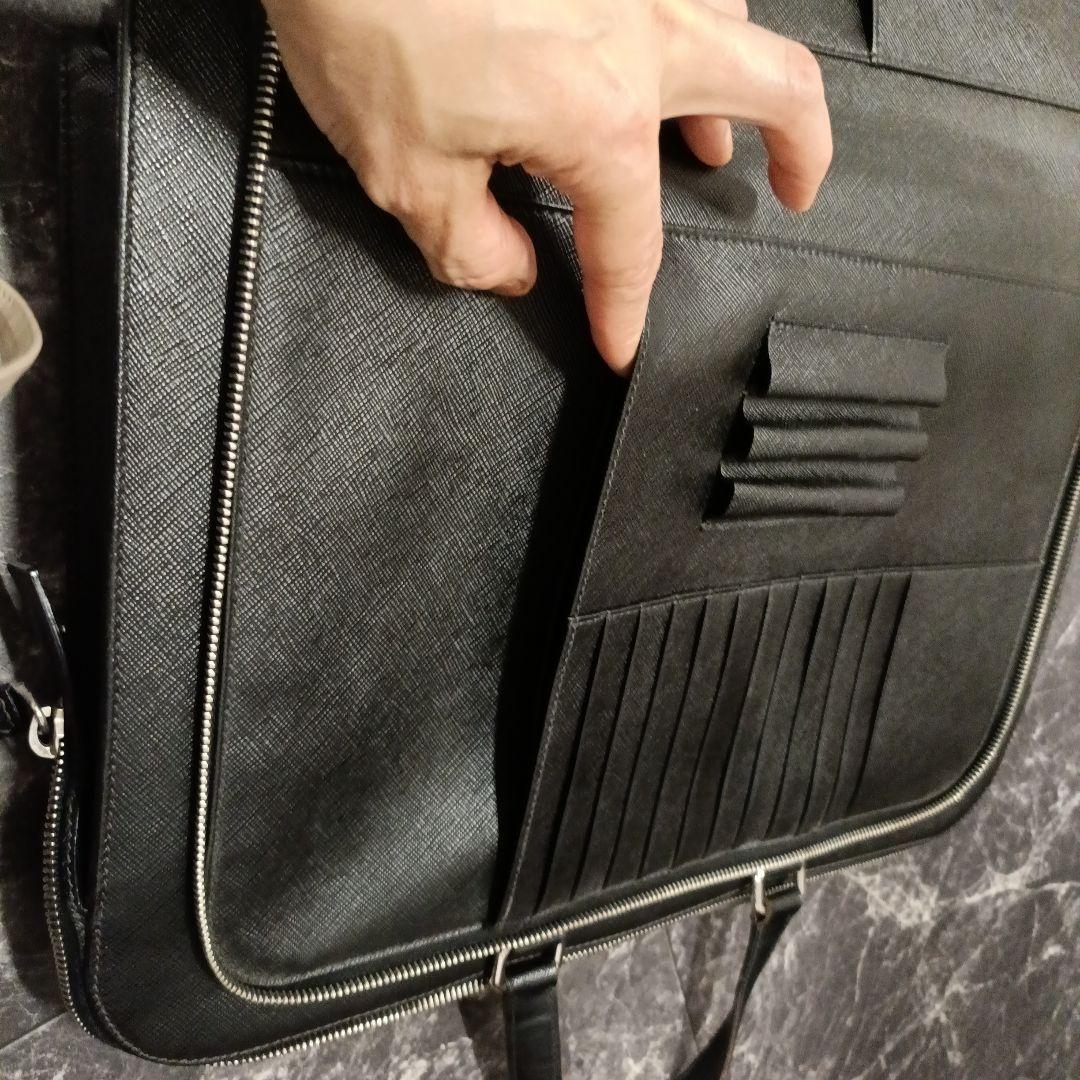 美品PRADAプラダ　サフィアーノ三角ロゴレザー　ビジネスバッグ書類鞄ブリーフ