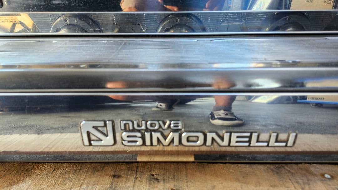 nuova SIMONELLI AURELIA II エスプレッソマシン
