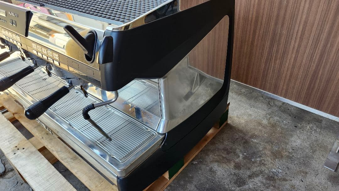 nuova SIMONELLI AURELIA II エスプレッソマシン