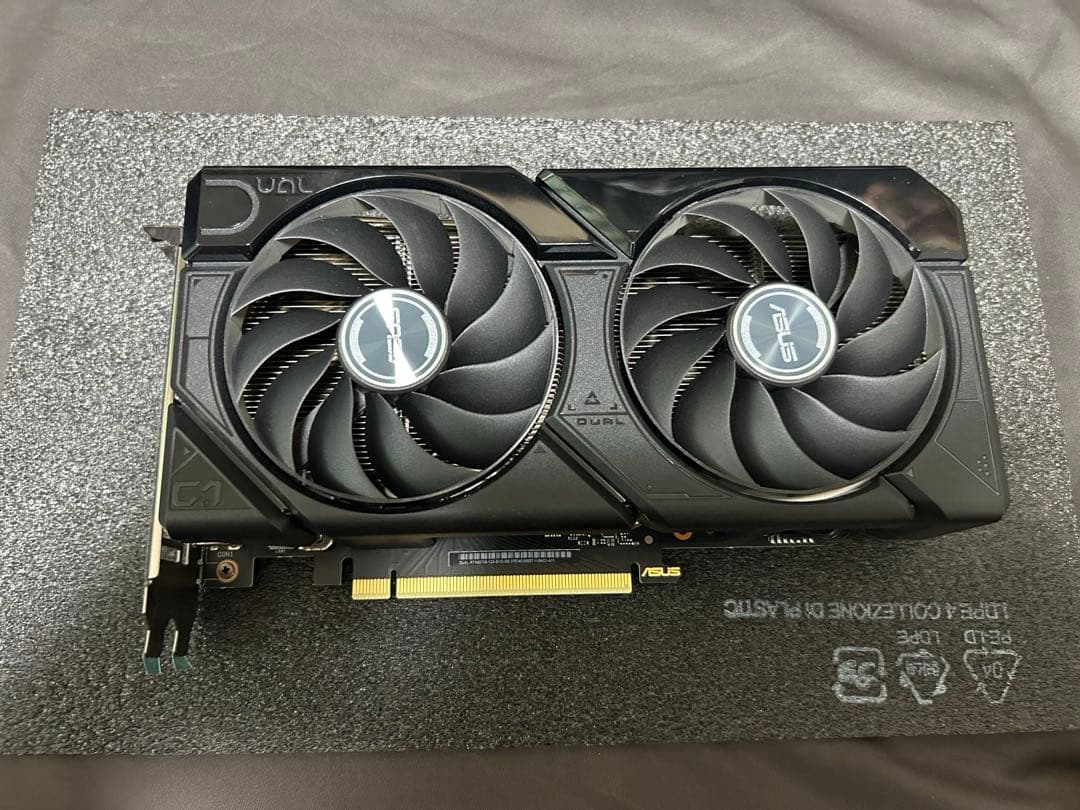グラフィックボード・グラボ・ビデオカード ASUS GeForce RTX 4070 Super 12GB