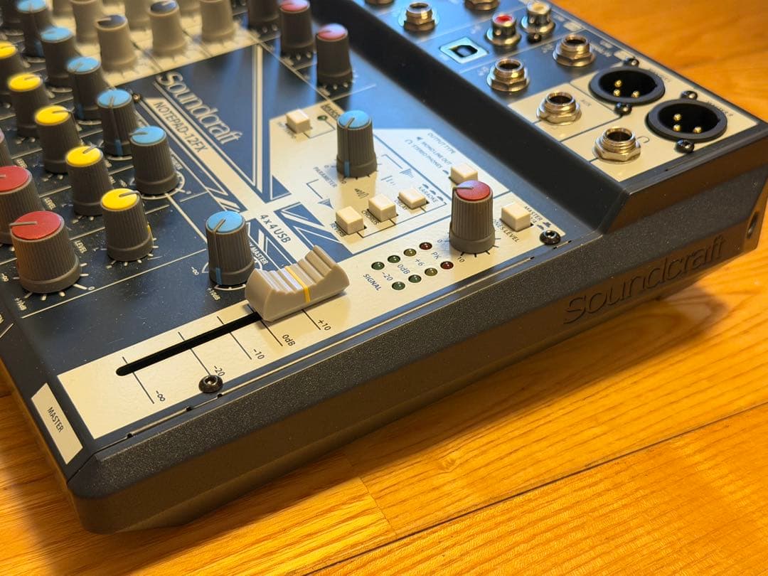 Notepad-12FX アナログミキサー