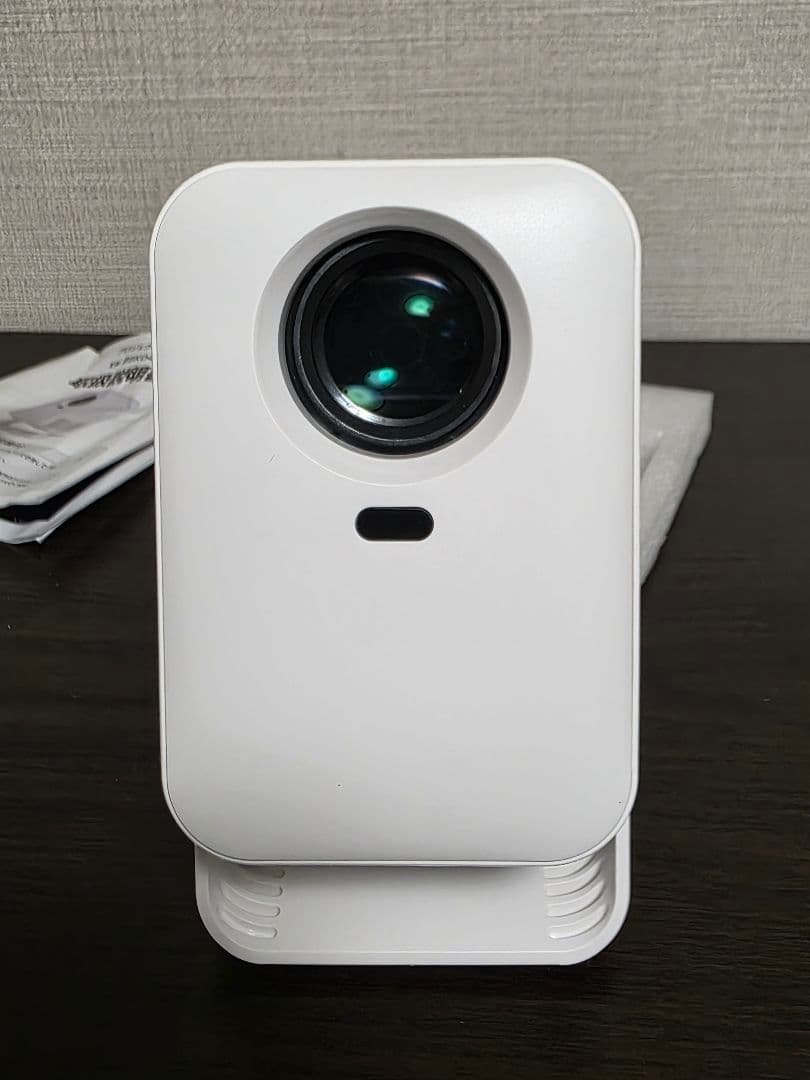 ✨2025年最新✨美品✨HD MULTIMEDIA 小型プロジェクター　白