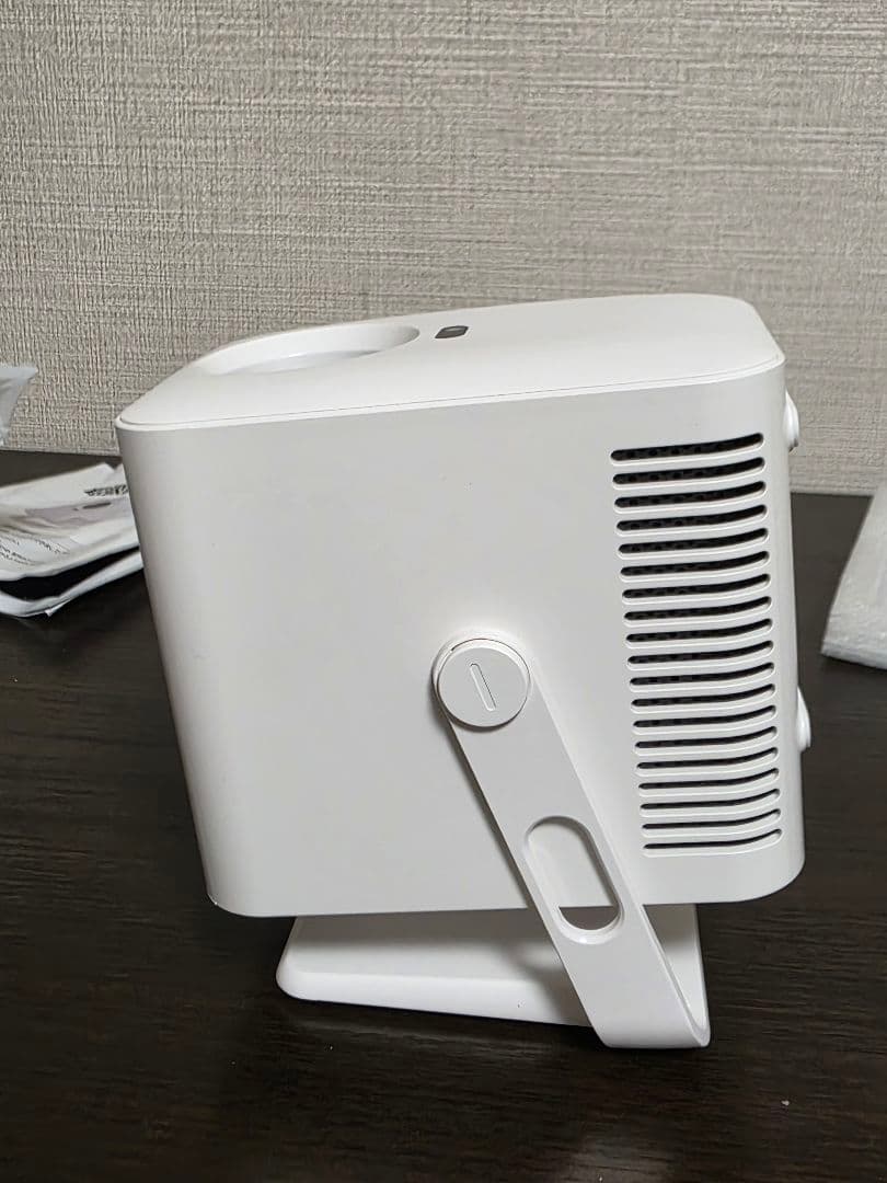 ✨2025年最新✨美品✨HD MULTIMEDIA 小型プロジェクター　白