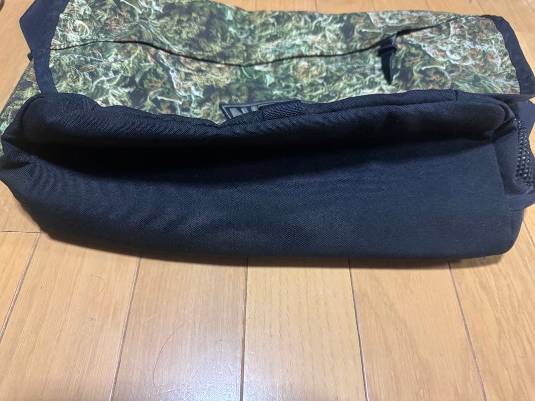 月*み様 NITRAID 迷彩 メッセンジャーバッグ 中型