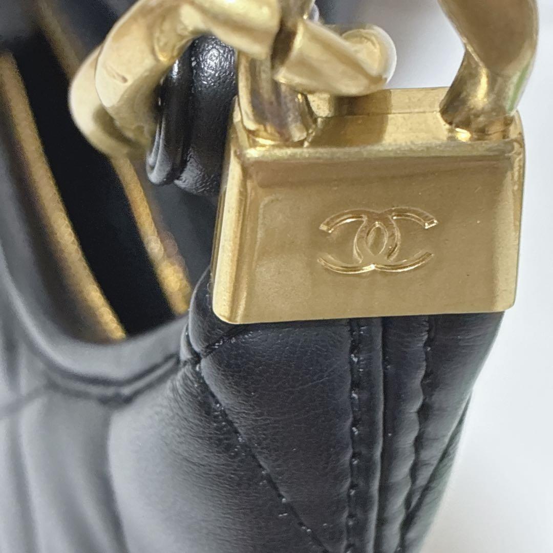 CHANEL シャネル　ノベルティ　バッグ　ブラック　ゴールドチェーン