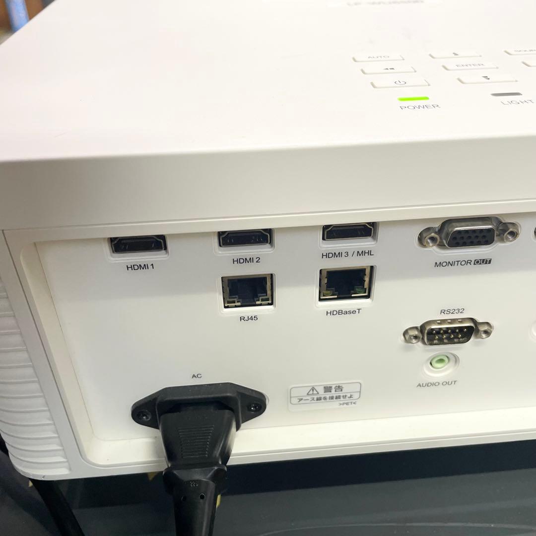 HITACHI LP-WU6500 日立 業務用　プロジェクター本体