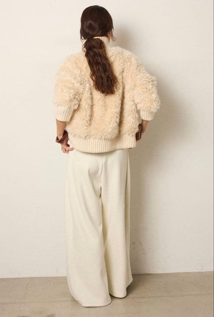 ESICA ハイネックボアブルゾン　ホワイト　完売品