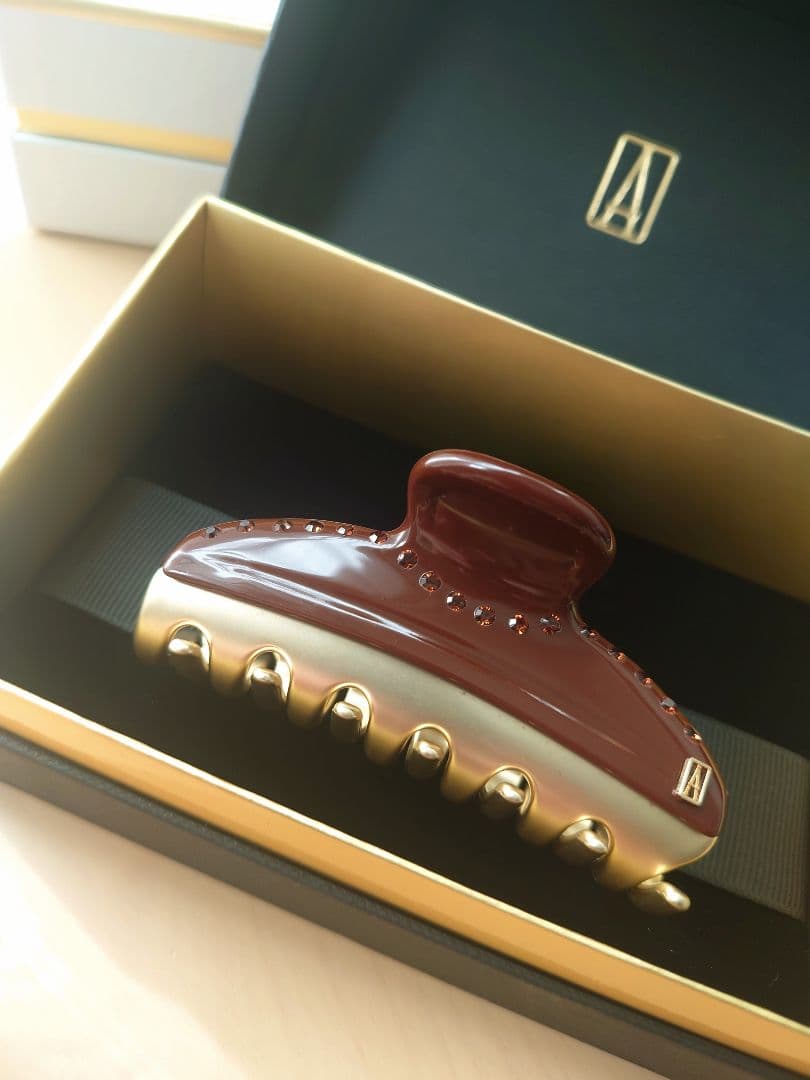 アレクサンドルドゥパリ スワロフスキー ヴァンドームクリップ ブラウン