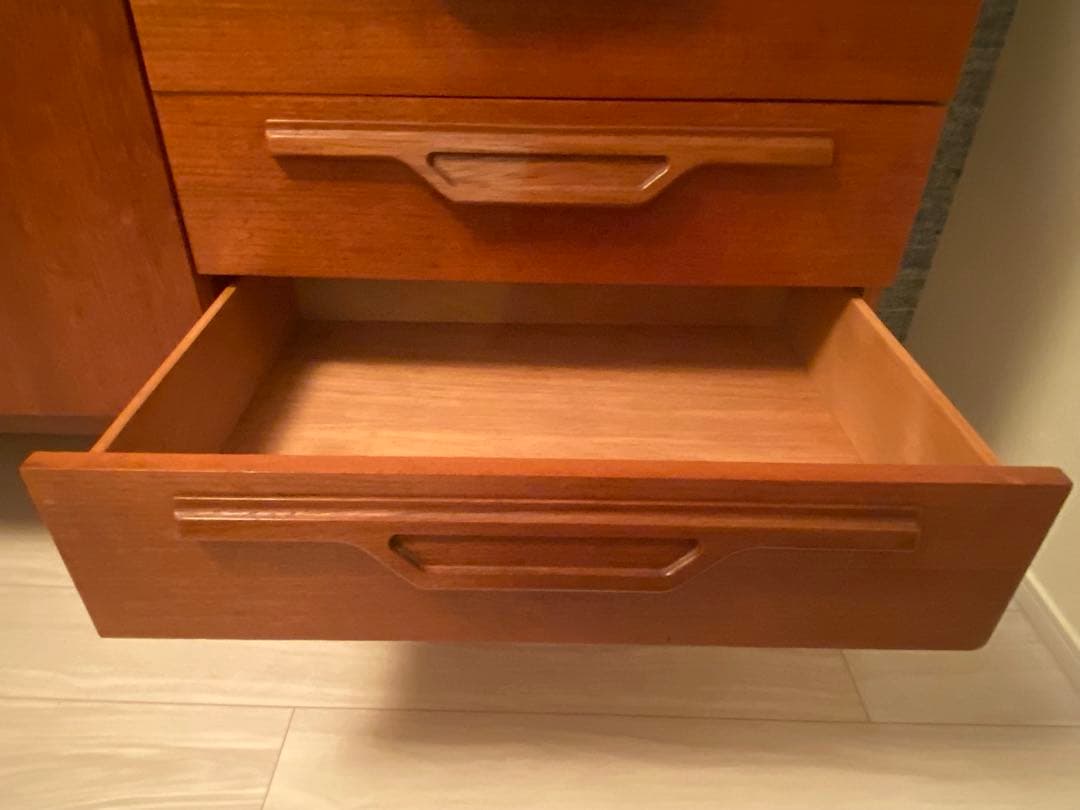 【最終値下】イギリス　ヴィンテージサイドボード