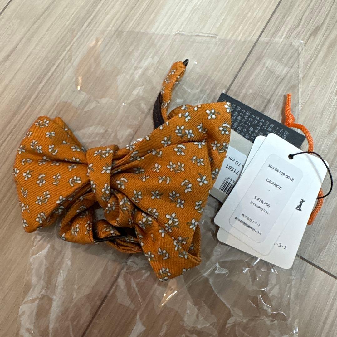 トリートドレッシング　花柄蝶ネクタイ、ポケットチーフ