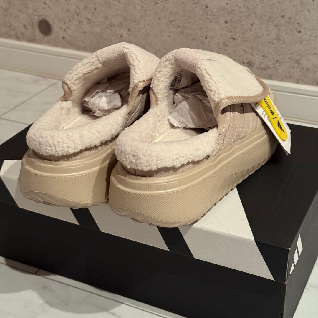 【韓国限定】adidas アディダスクロッグサンダル　ベージュ 激レア　24cm