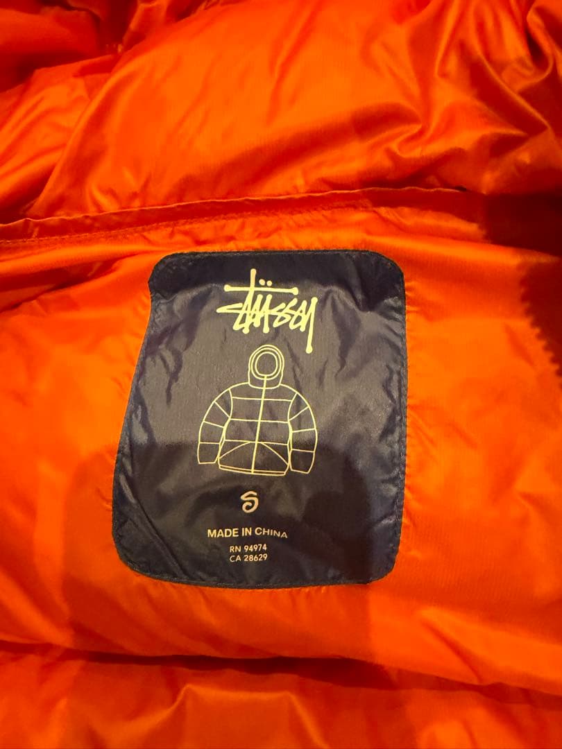 【stussy】 ダウン　S 多少の使用感あり