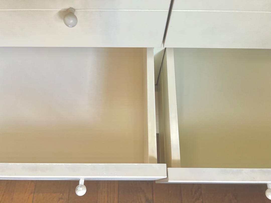 取手部分がまるっこくて可愛いチェスト白　11杯　5段