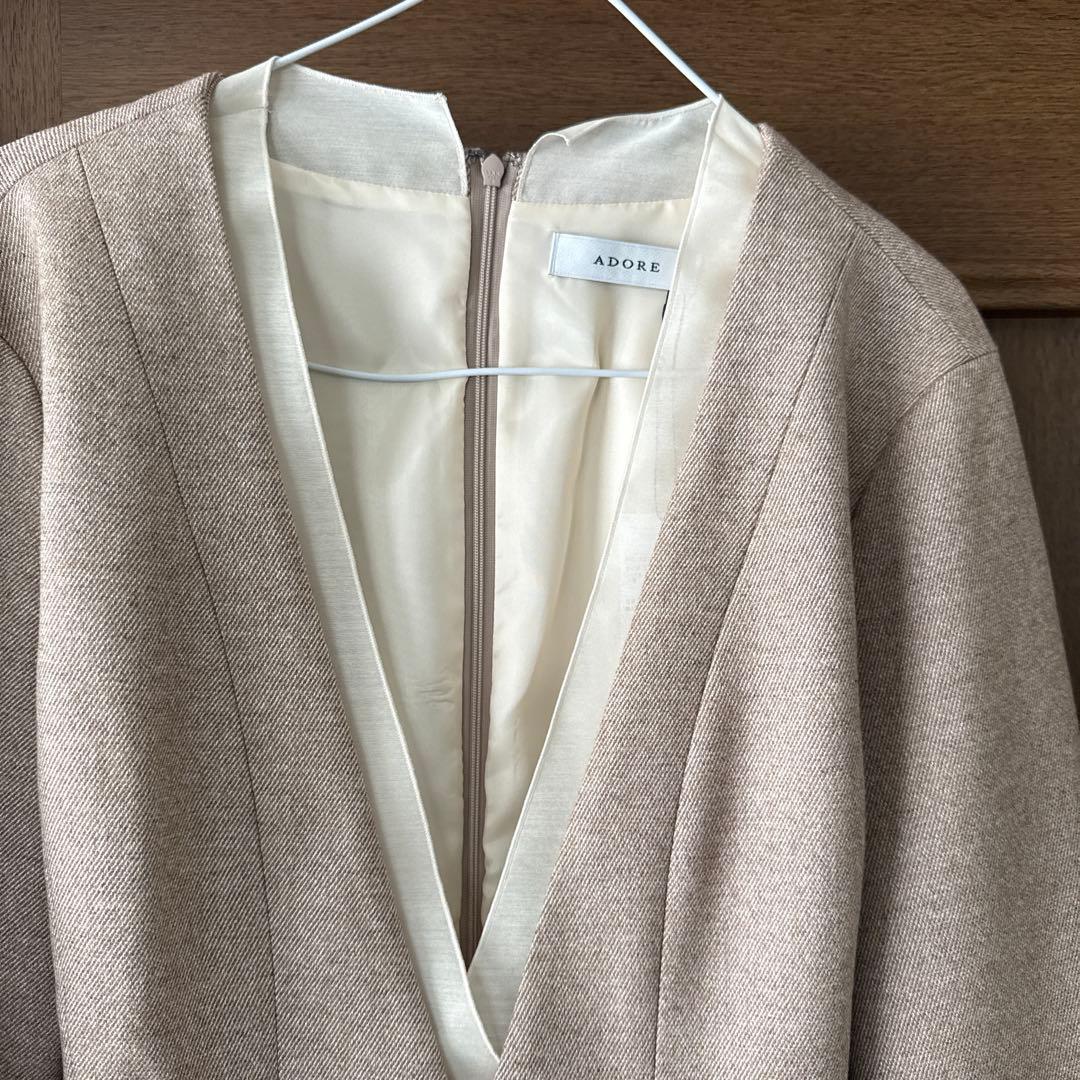 アドーア　長袖トップス／38サイズ／新品未使用