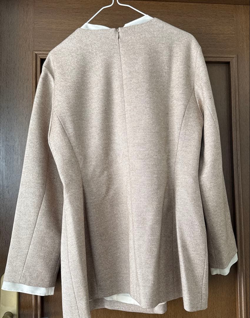 アドーア　長袖トップス／38サイズ／新品未使用