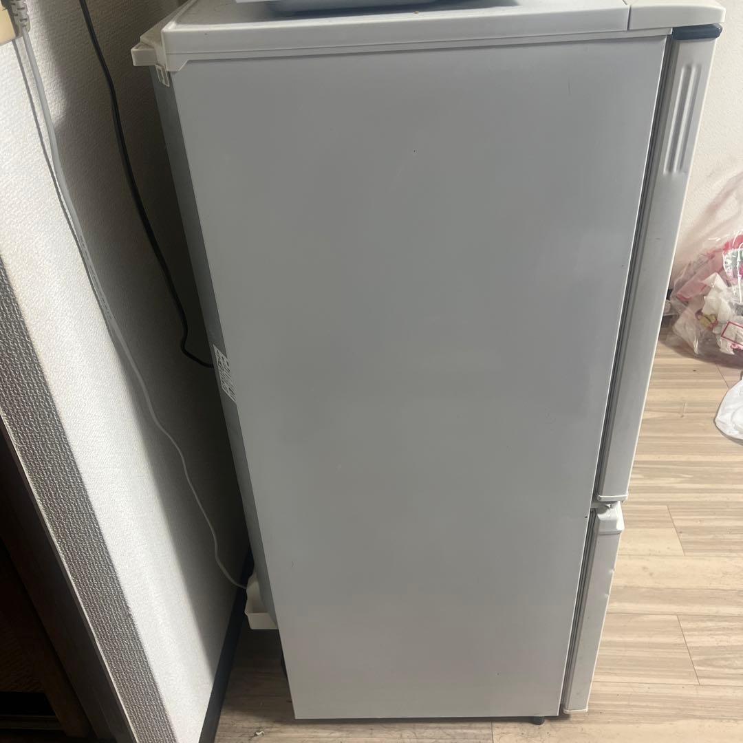 ホワイト冷蔵庫 下部冷凍庫付き