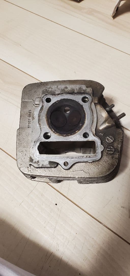 エイプ100シリンダーヘッド