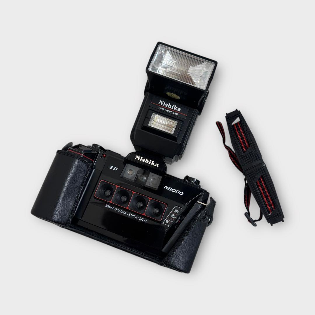 9353.Nishika N8000 3D 四眼カメラ ストロボ 3010