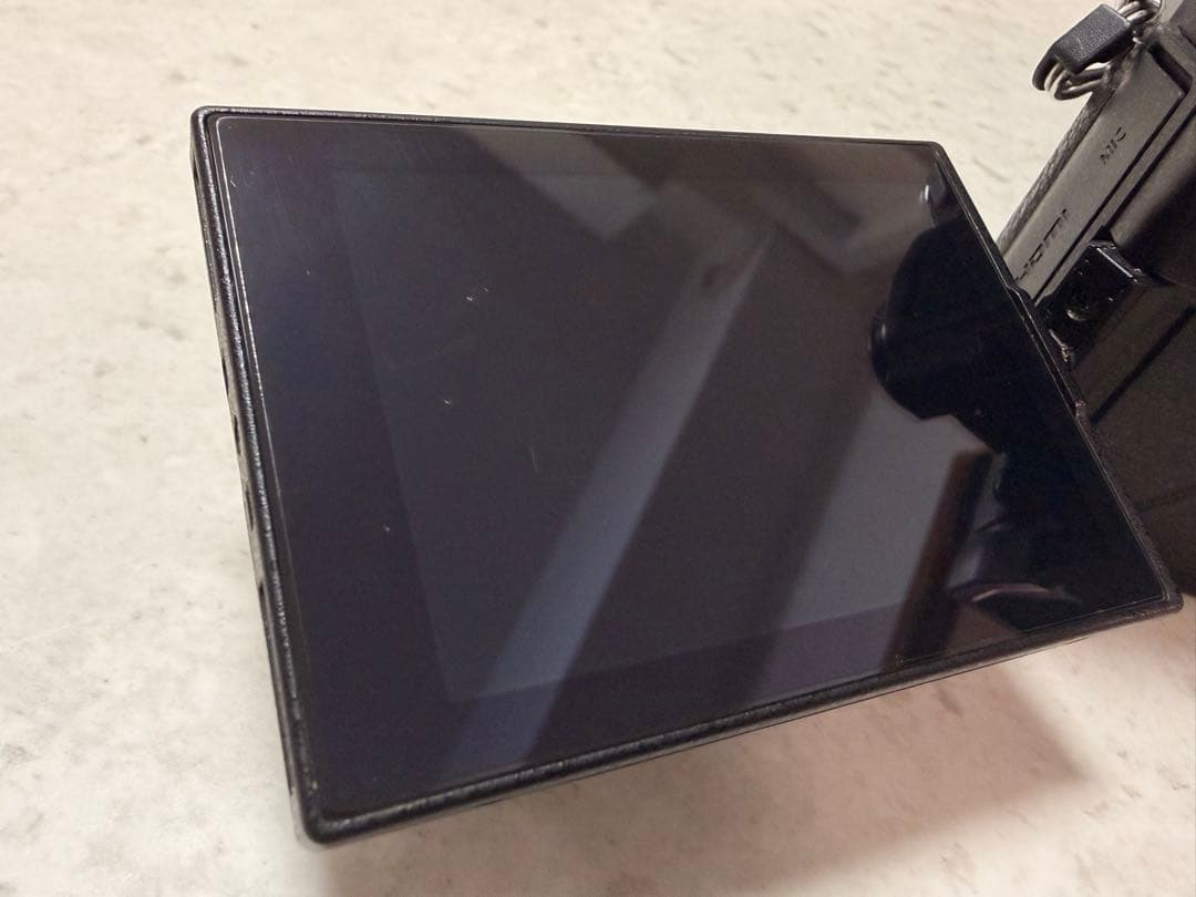 【レンズ付き】OLYMPUS OM-D E-M5 Mark II