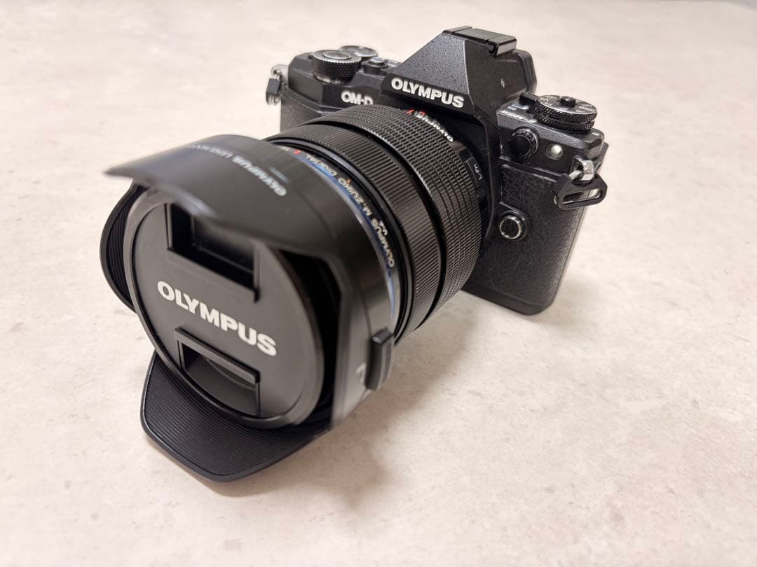 【レンズ付き】OLYMPUS OM-D E-M5 Mark II