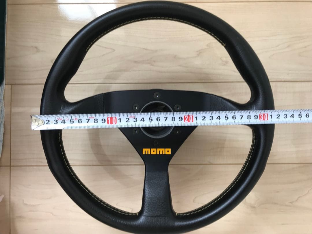 MOMO モモ　ベローチェ32センチステアリング