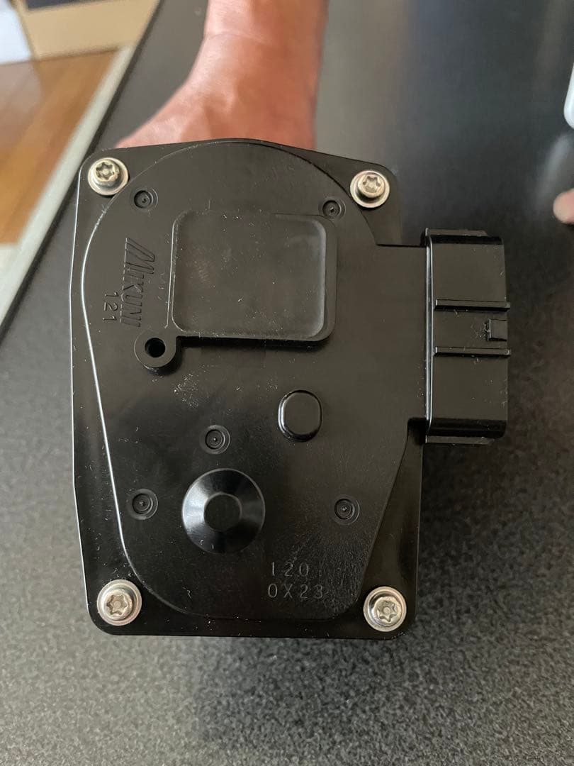 ラージサイズスロットル　R06Aエンジン搭載車用