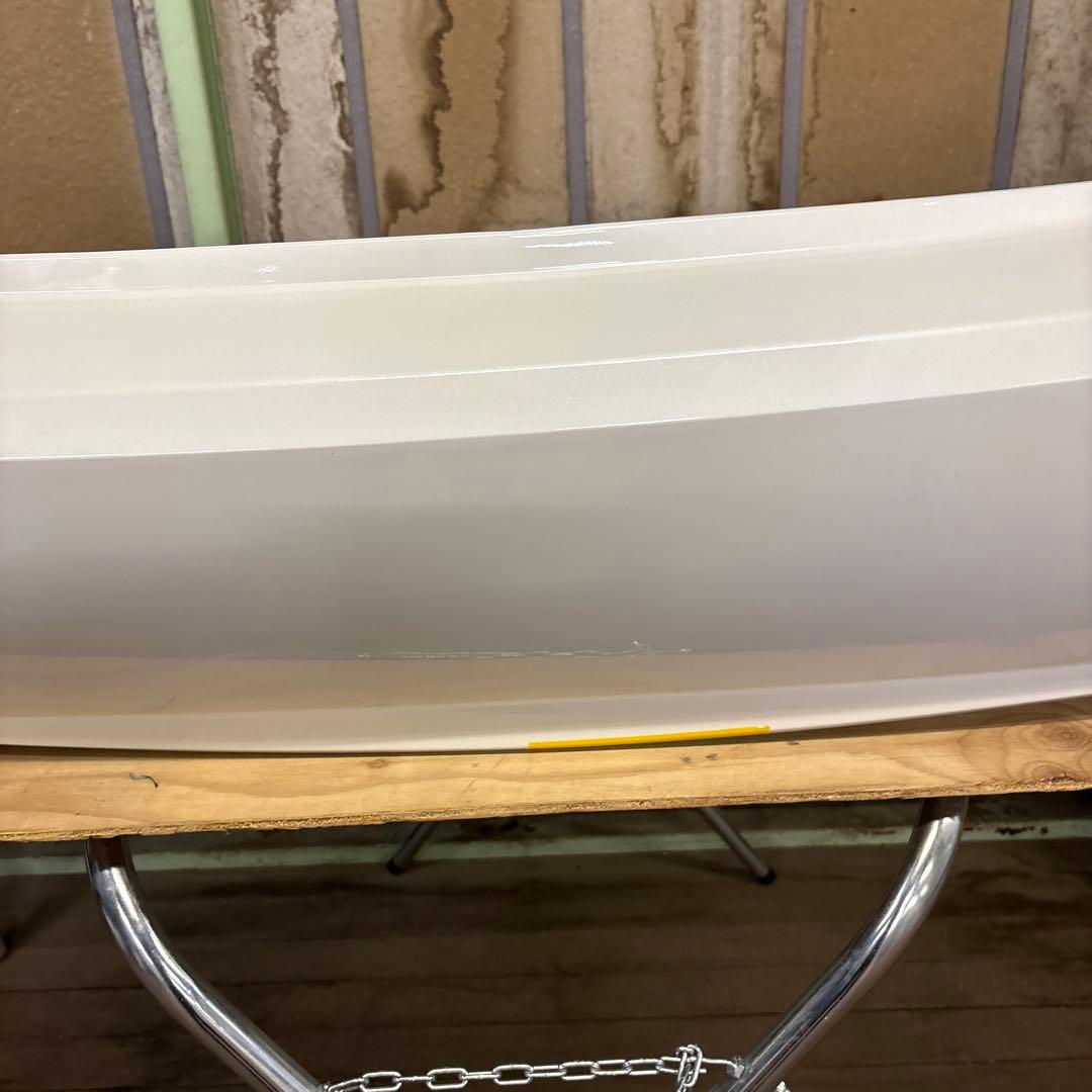 (53) 30プリウス　社外リアバンパー 070