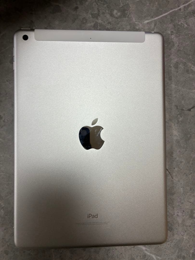 Apple iPad シルバー