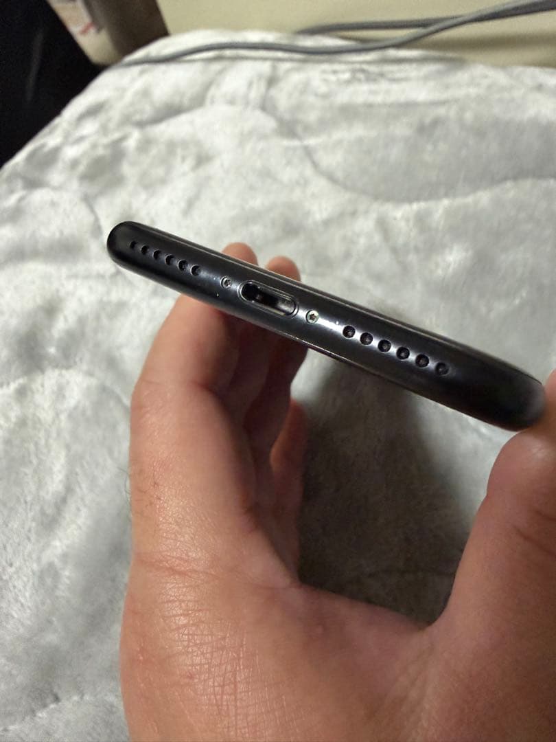 【美品】iPhoneSE 第2世代 64GB simフリー ブラック 修理歴無し