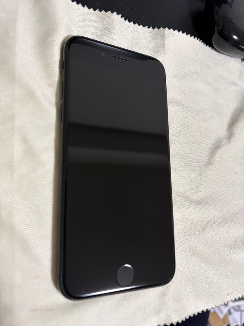 【美品】iPhoneSE 第2世代 64GB simフリー ブラック 修理歴無し