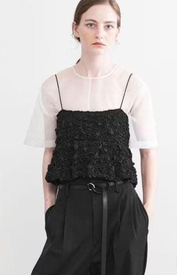 美品 AEWEN MATOPH 黒 シャーリングキャミソール