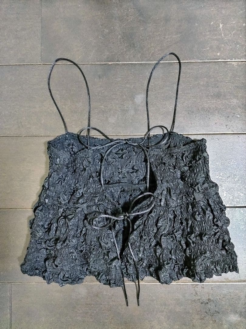 美品 AEWEN MATOPH 黒 シャーリングキャミソール