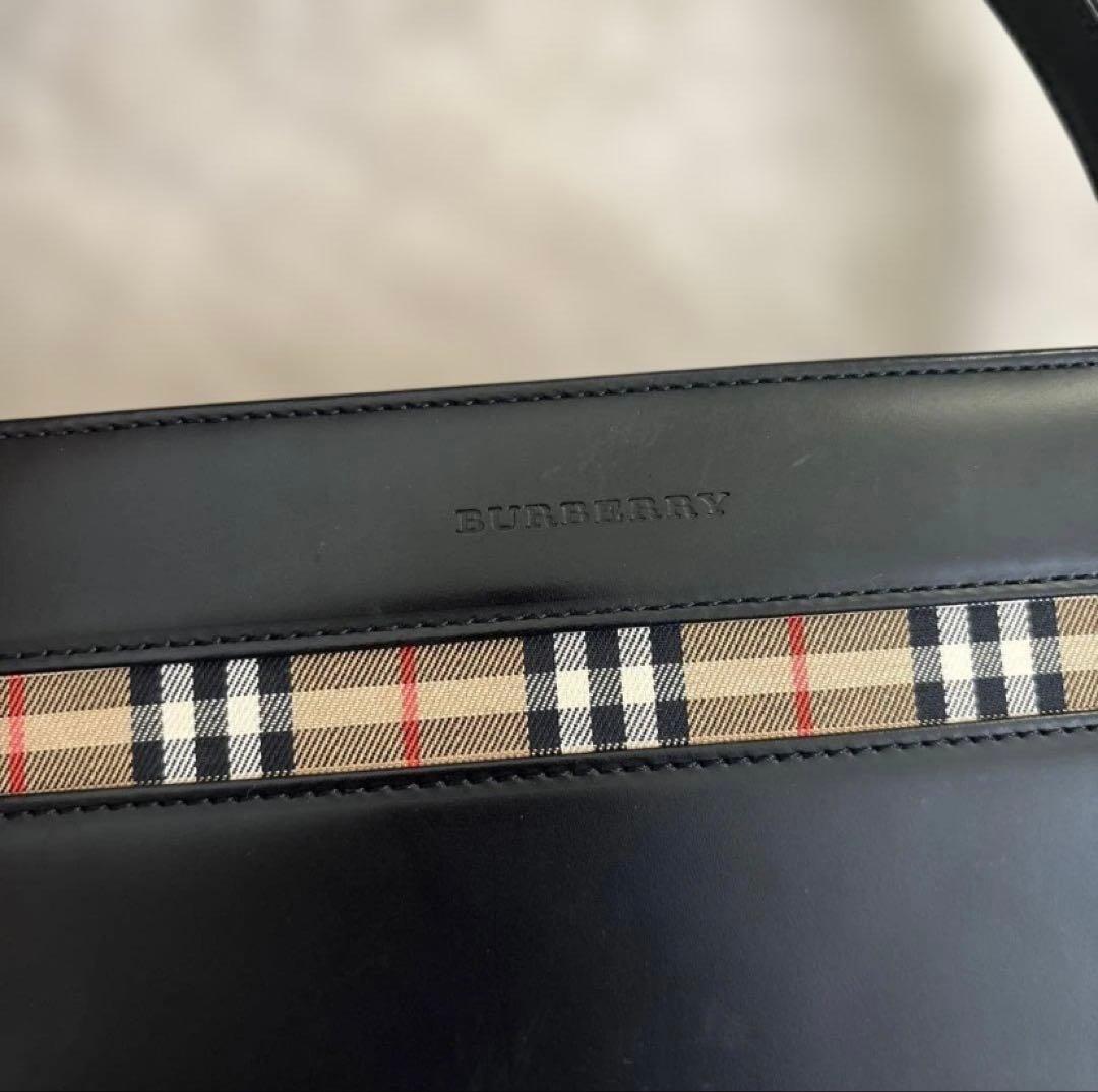 バーバリー ノバチェック レザー ワンショルダーバッグ レディース　ブラック