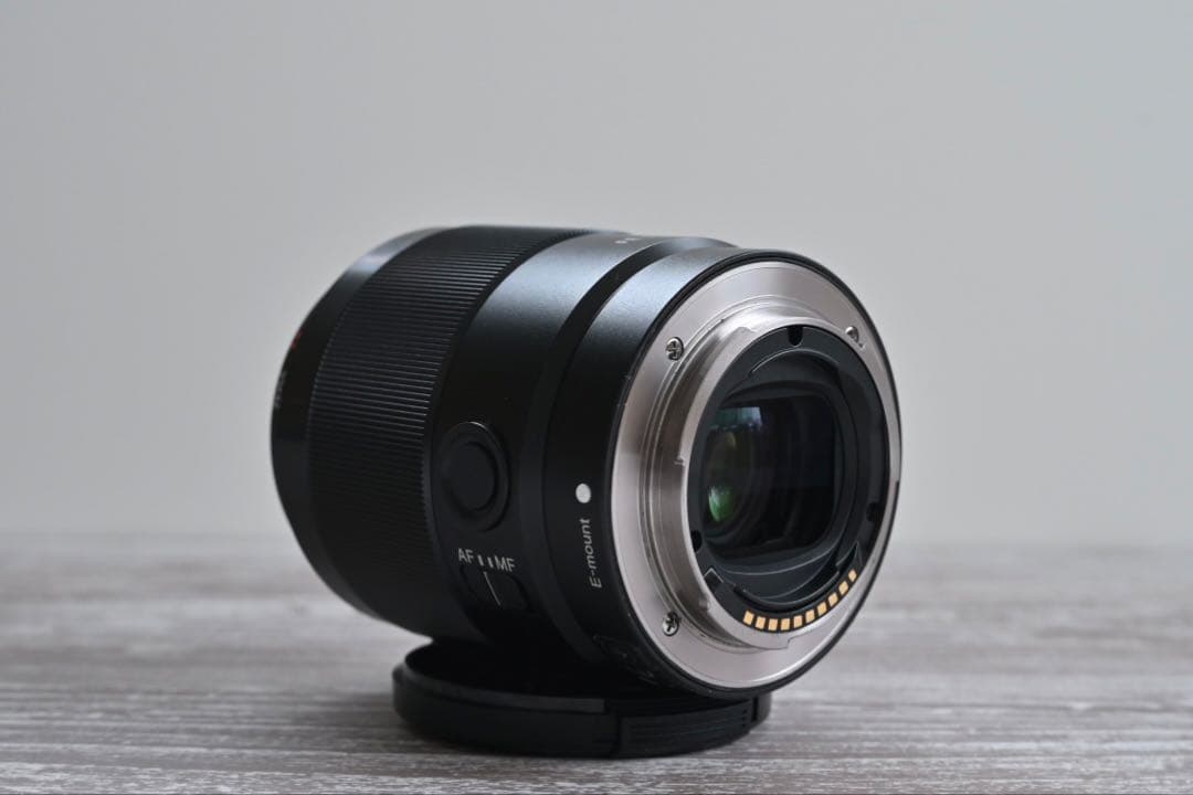 レンズ　SONY FE 35mm F1.8 SEL35F18F