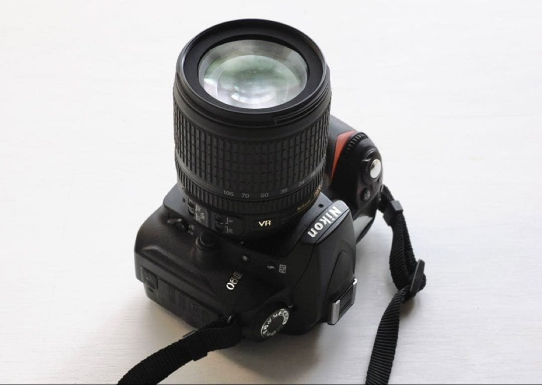 Nikon D90 デジタル一眼レフカメラ　レンズ付