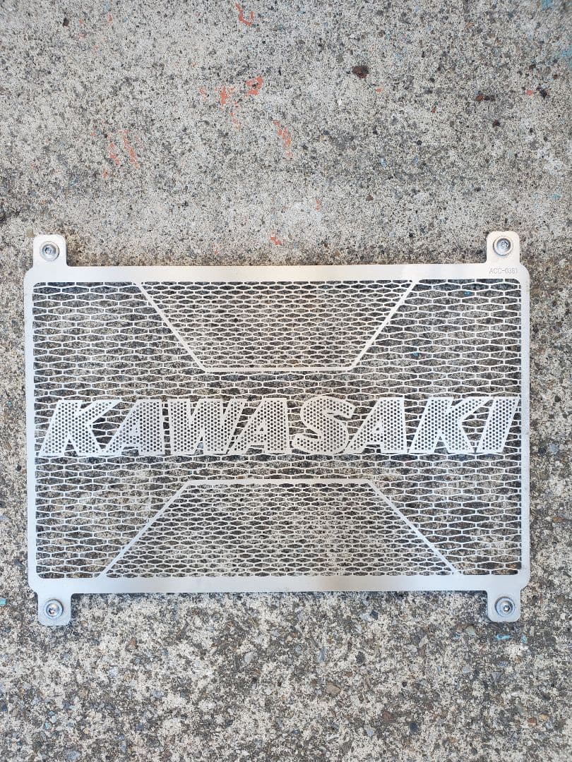 カワサキZ900RS用 純正ラジエターガード 美品