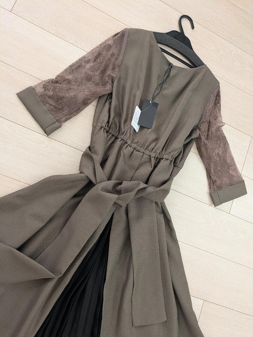 【3日間限定セール！】新品タグ付 Pour Vous レーススリーブドレス 4L