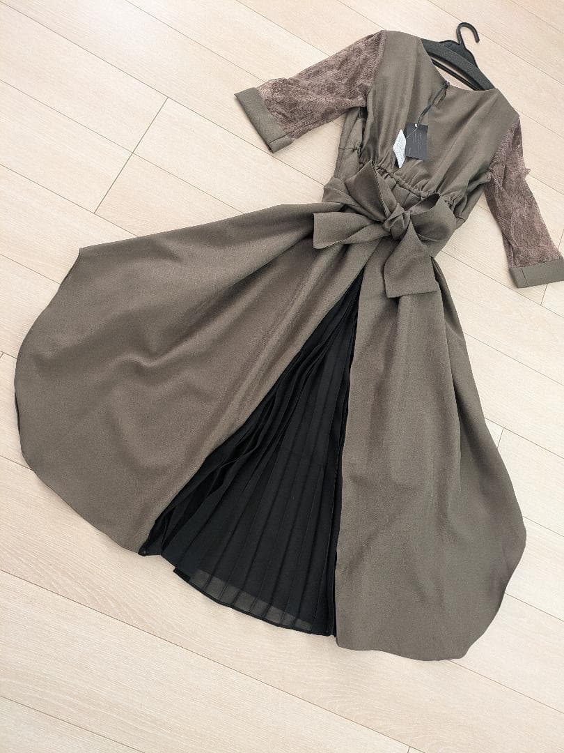 【3日間限定セール！】新品タグ付 Pour Vous レーススリーブドレス 4L