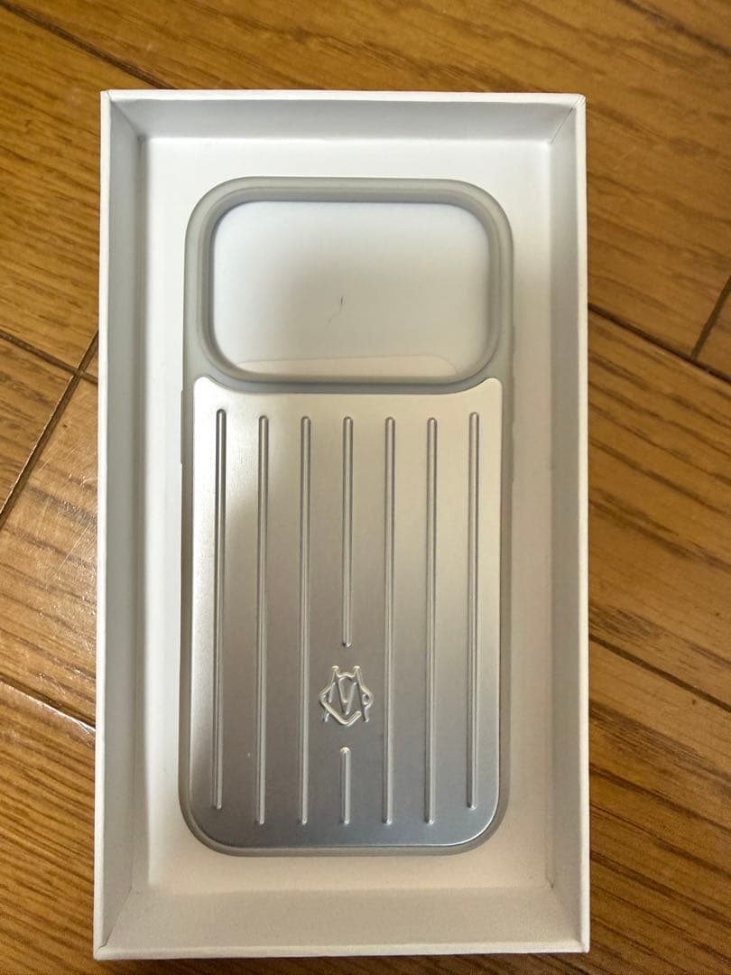 RIMOWA iPhone 17pro ケース