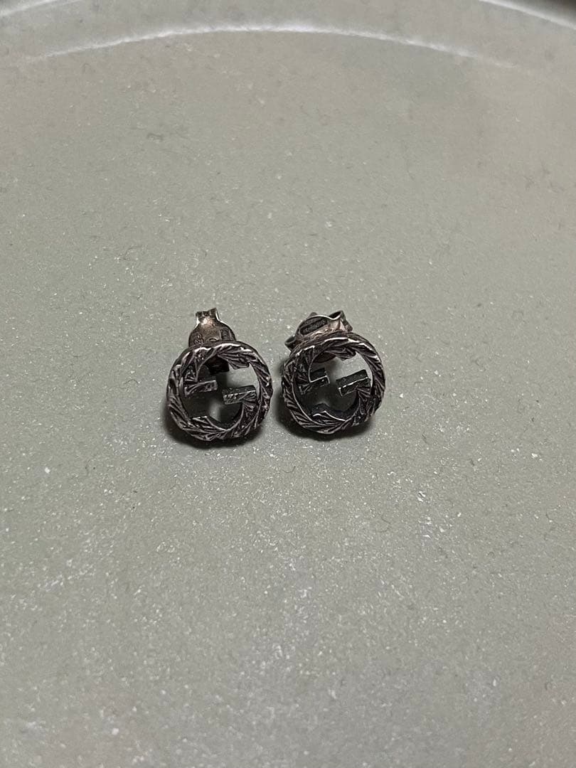 GUCCI シルバー ラウンド型 ピアス(両耳用)