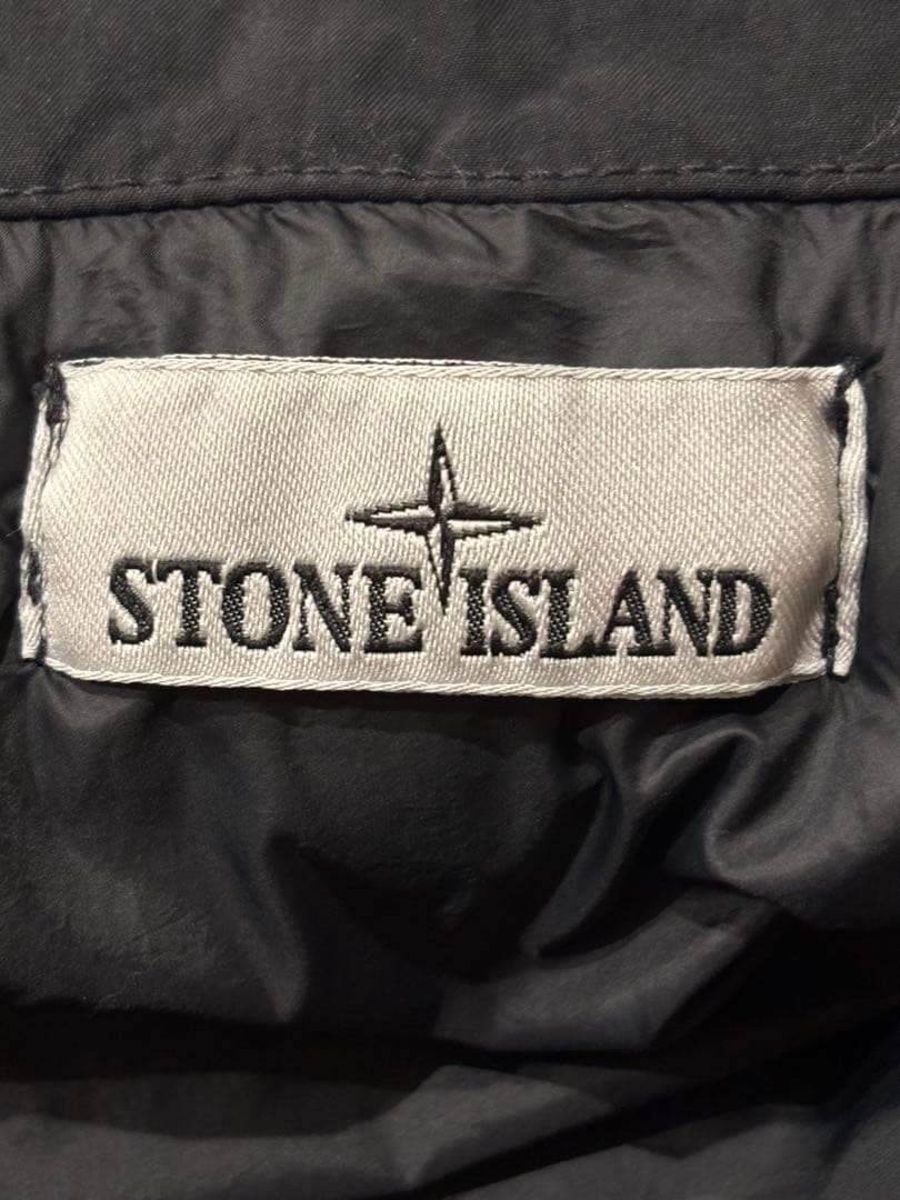 ストーンアイランド リサイクルナイロン シワ加工 ダウンベスト