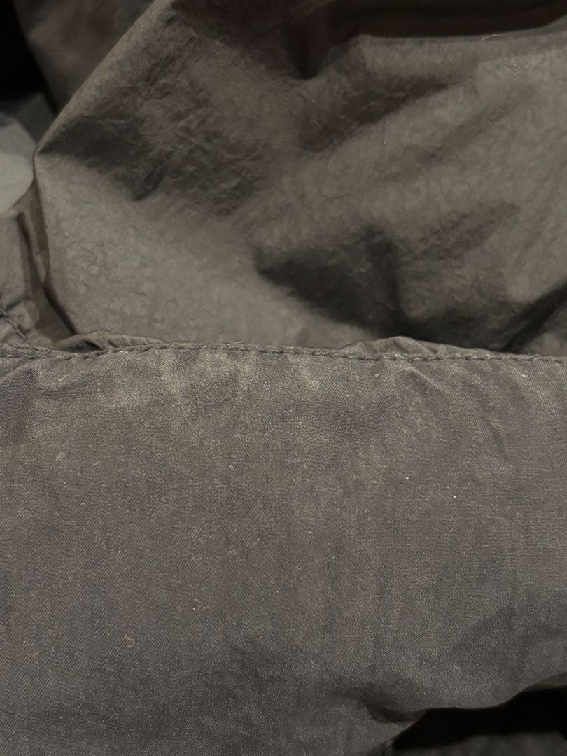 ストーンアイランド リサイクルナイロン シワ加工 ダウンベスト