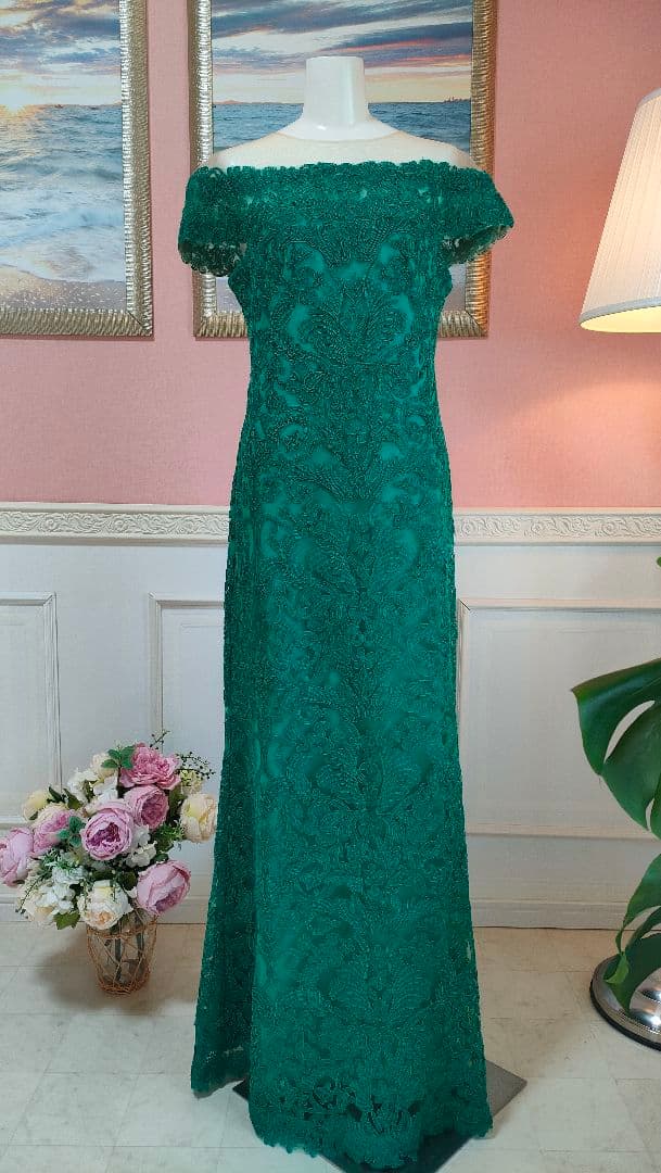 てんとう虫です。TADASHI SHOJI グリーン コードraceドレス