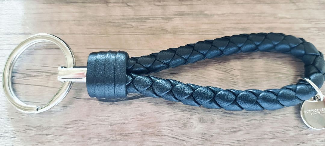 【新品未使用】Bottega Veneta ブラックレザー キーホルダー