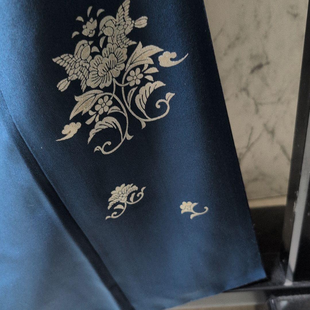 おかぁしゃ〜ん様[和田光正伝統工芸士]叙勲受章者、濃ブルー系付下げ逸品バジックガ