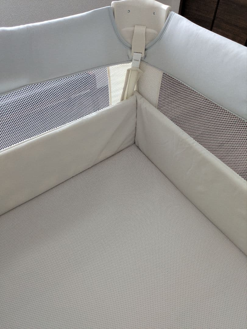 アップリカ ココネルエアー ベビーベッド ホワイトグレー