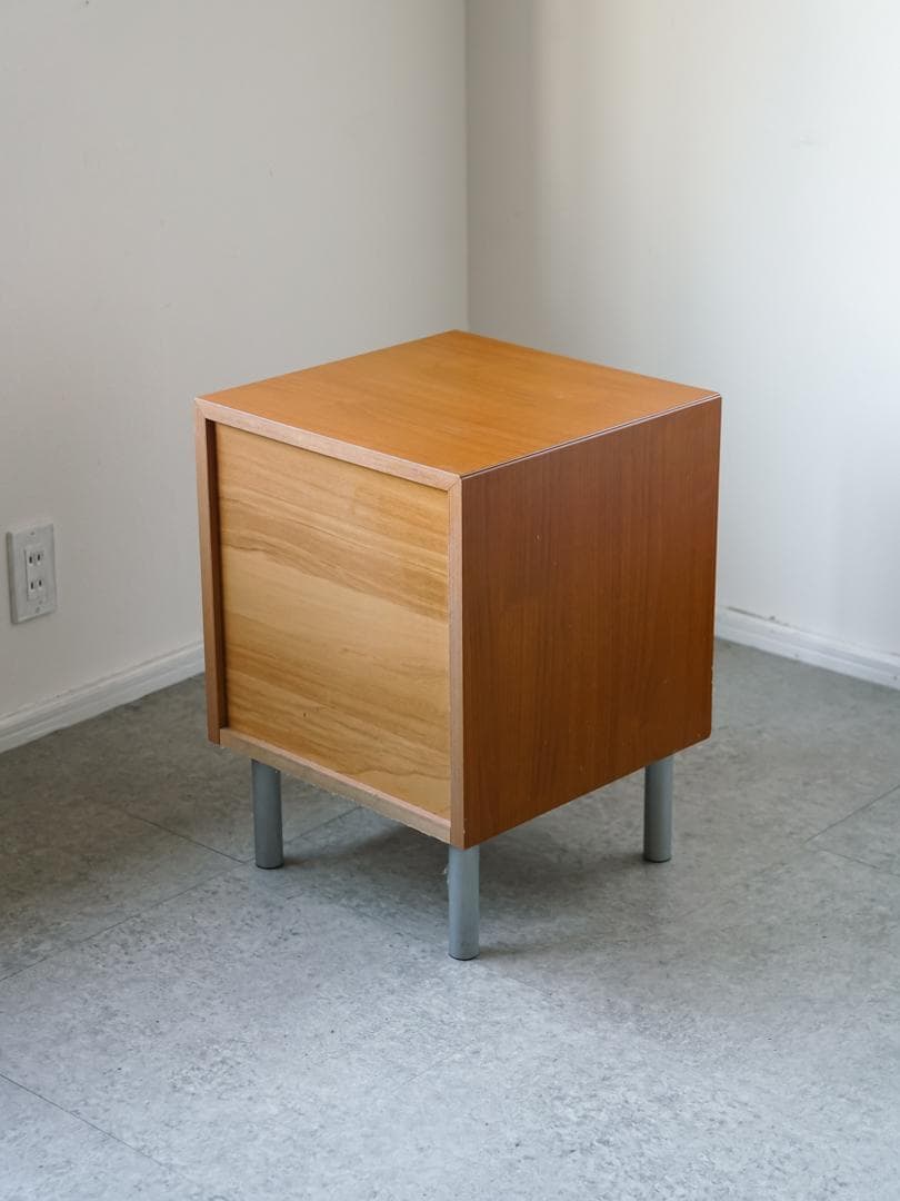 ヴィンテージ キャビネット/サイドテーブル 収納 ミッドセンチュリー