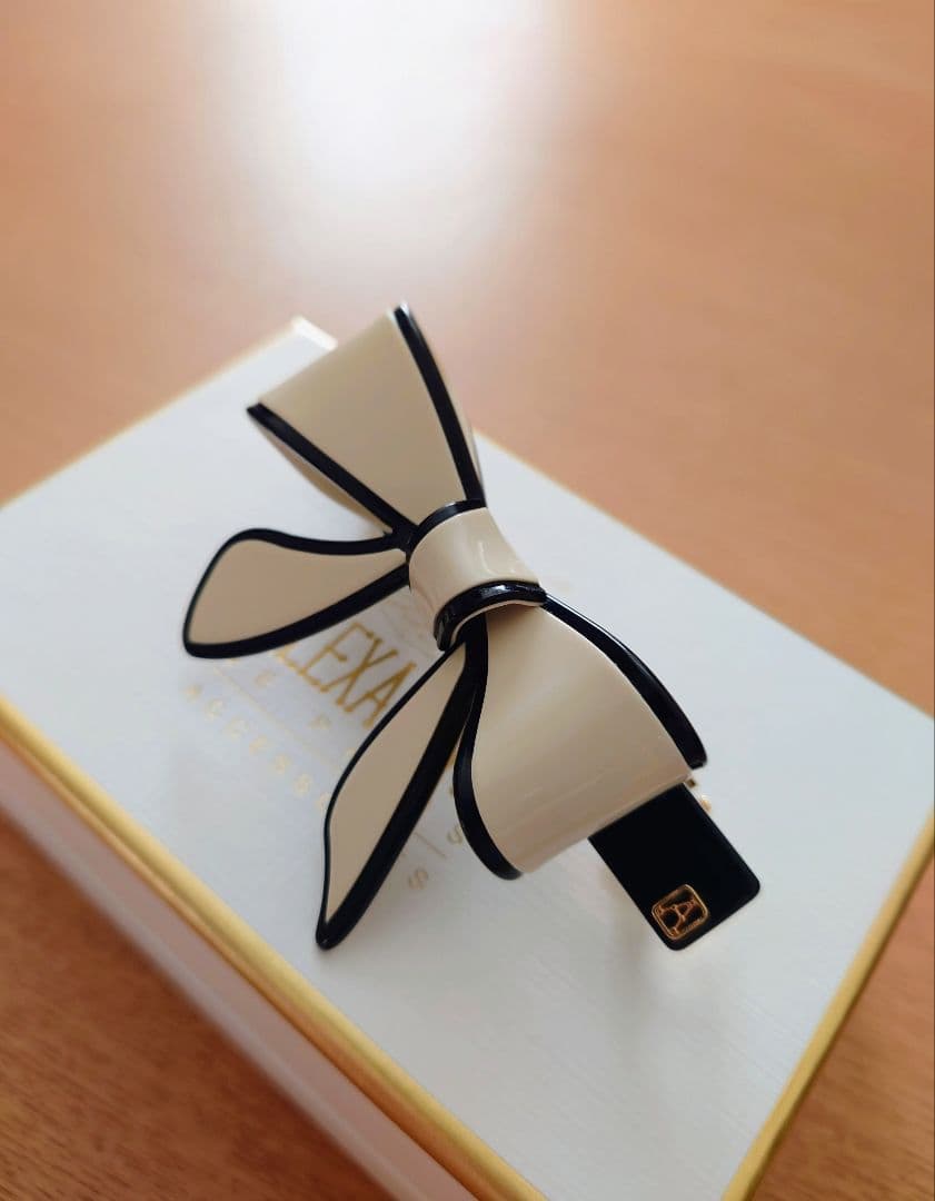 美品 アレクサンドルドゥパリ 2点 リボンバレッタ スワロフスキー ヴァンドーム