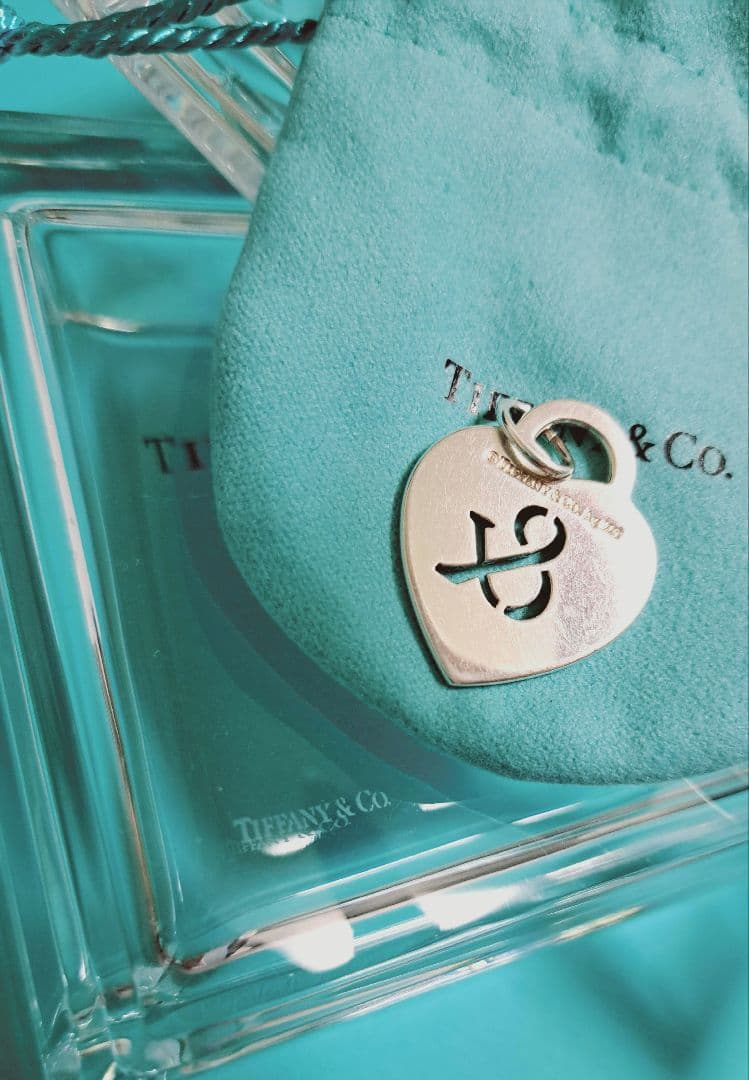 ティファニー リターントゥ アンパーサンド ハート ラージ タグ チャーム レア