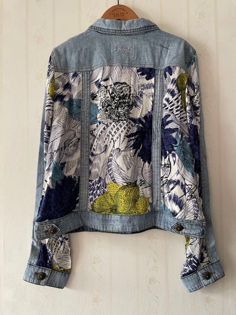 【新品】Desigual 花柄デザイン 薄手のデニムジャケット 40サイズ